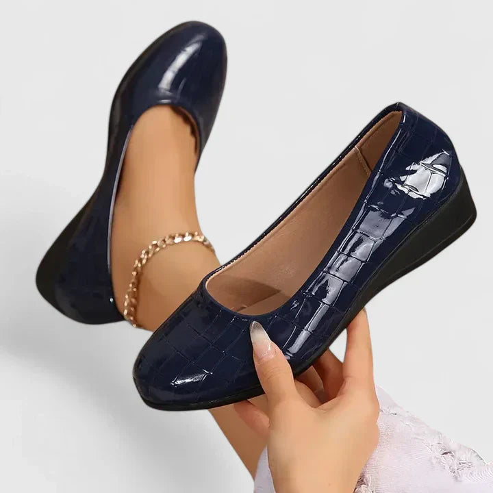 Women's Orthopedic Shoes UK – Pain-Free Walking | The Miryahh | Huna