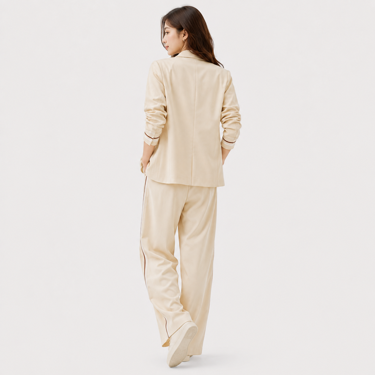 Women's Blazer and Trouser Set for Work and Formal Events 3