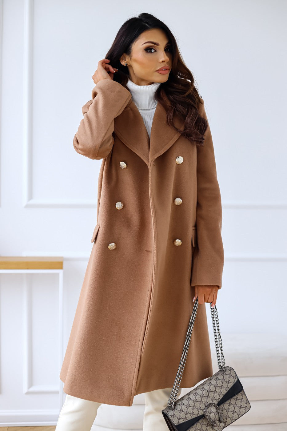 Women's Wool Blend Coat UK – Elegant Long Winter Outerwear | The Ottavia | Huna