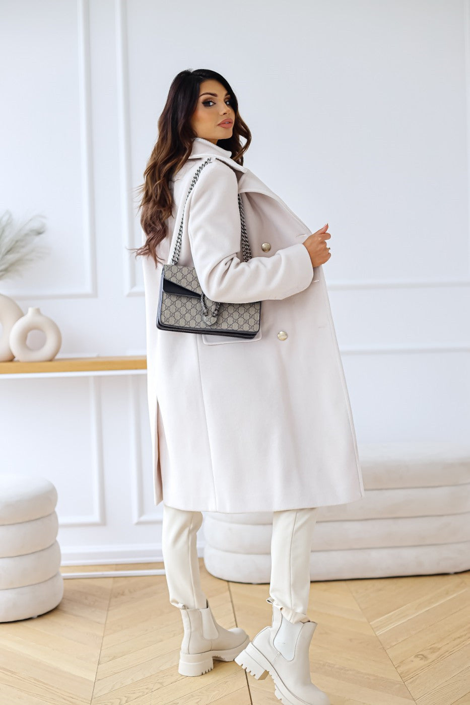 Women's Wool Blend Coat UK – Elegant Long Winter Outerwear | The Ottavia | Huna