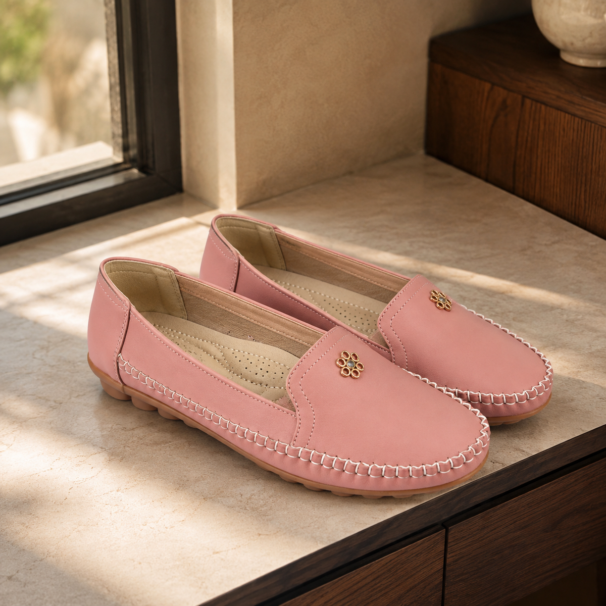 Women's Orthopaedic Leather Loafers – flexible walking fit, view 1 | The Rhiannon | Huna