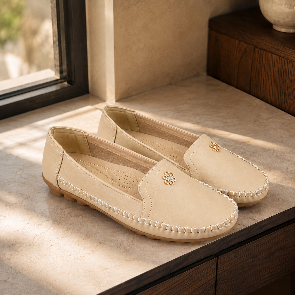 Women's Orthopaedic Leather Loafers – flexible walking fit, view 4 | The Rhiannon | Huna