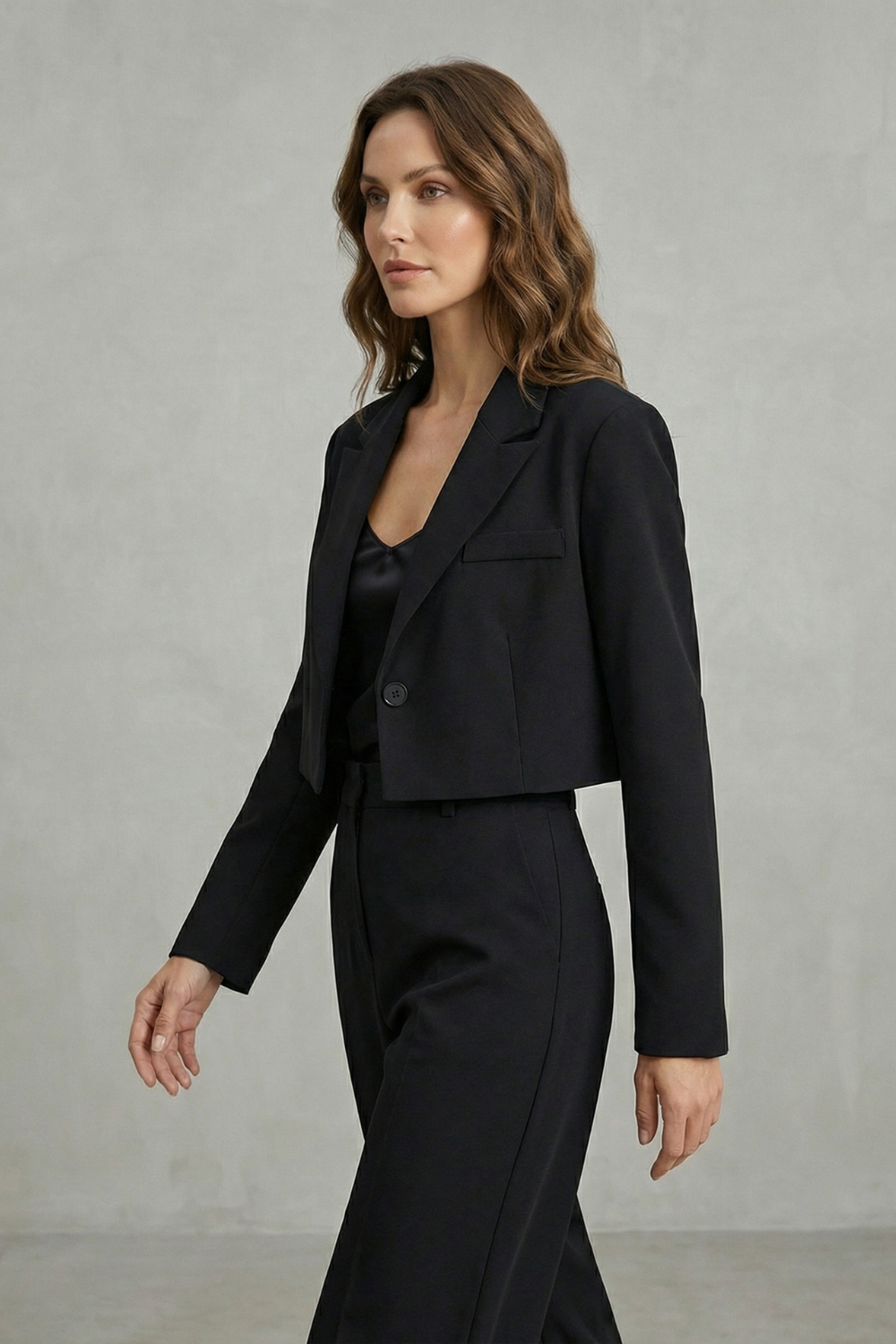 Women's Cropped Blazer – The Novalie, view 3