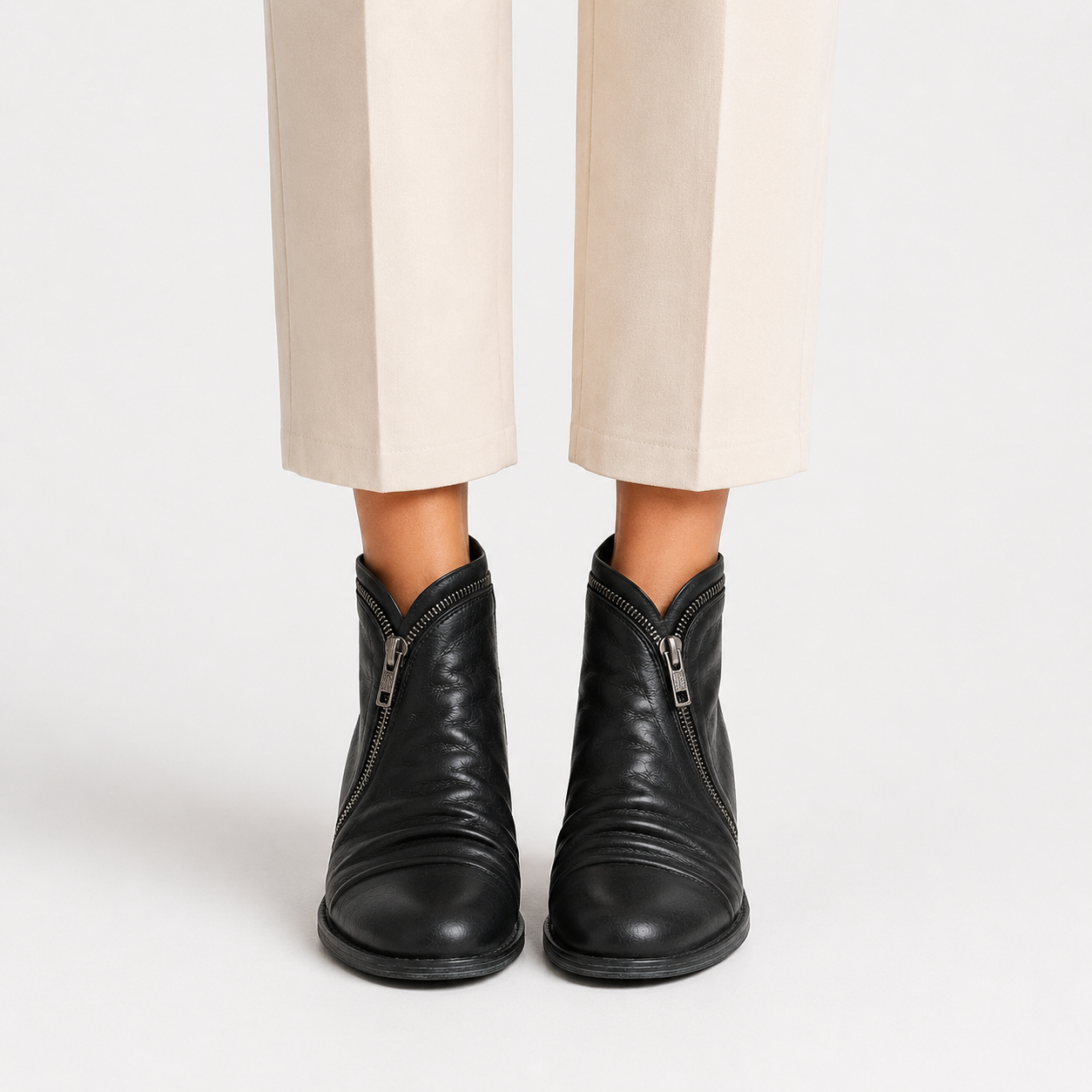 Women's Comfortable Ankle Boots with Leather Look and Side Zipper 1