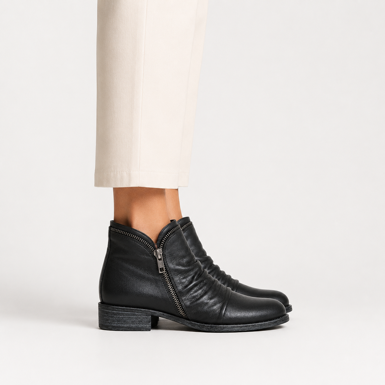 Women's Comfortable Ankle Boots with Leather Look and Side Zipper 2