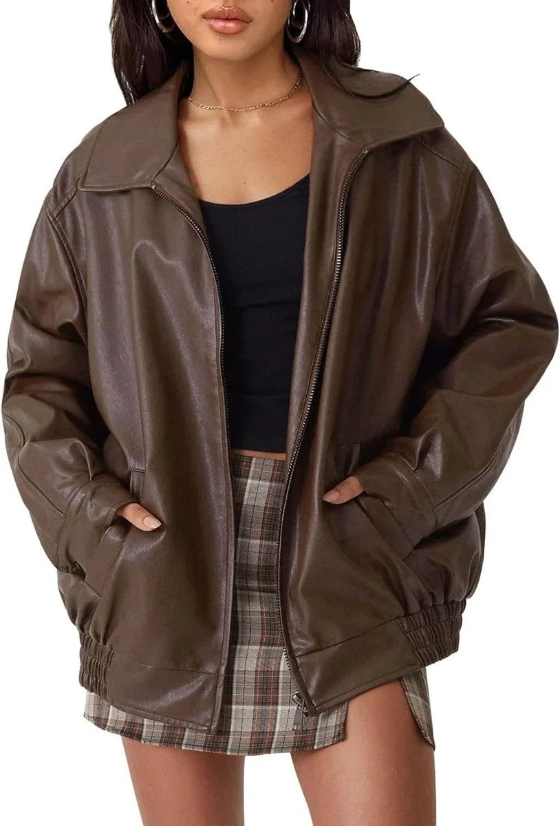 Women's Oversized Leather Bomber in dark brown – The Ysoline close-up 1