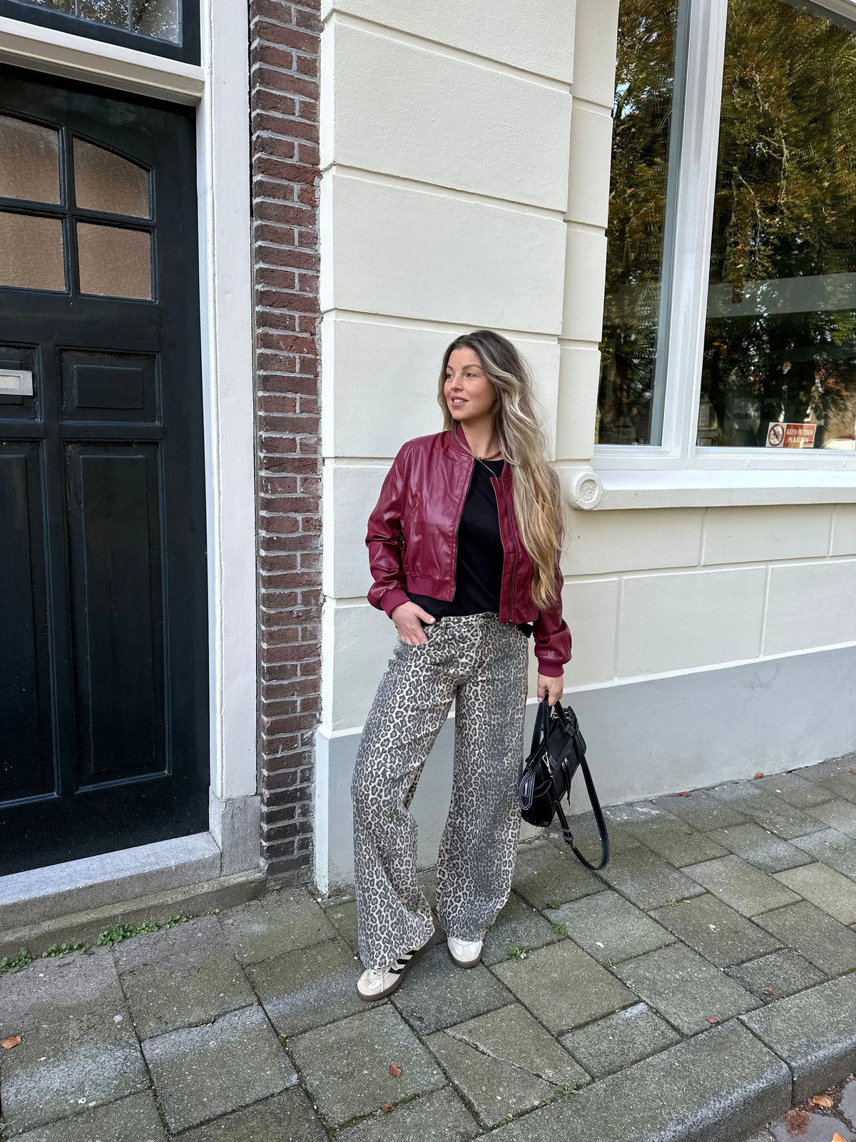 Women's Ribbed Leather Bomber in red – The Miravelle detail view 2